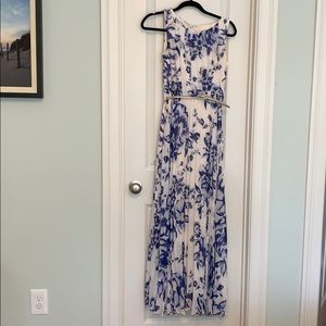6P Eliza J Blue and White Floral Dress